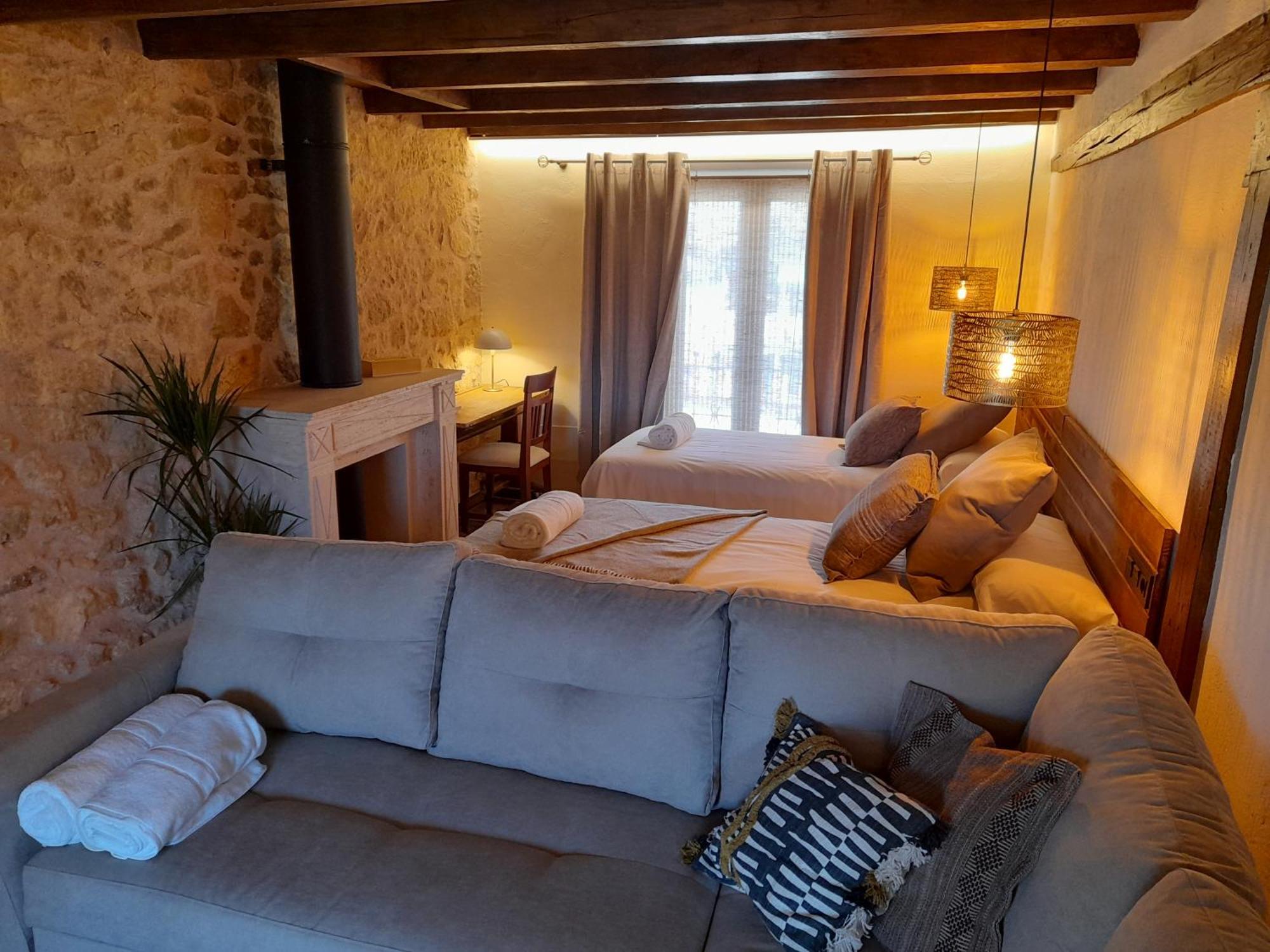 La Casa Del Cantero Pinilla del Valle Екстериор снимка