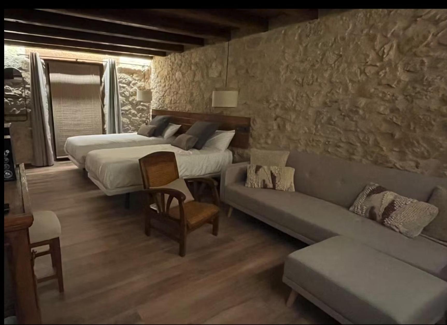 La Casa Del Cantero Pinilla del Valle Екстериор снимка