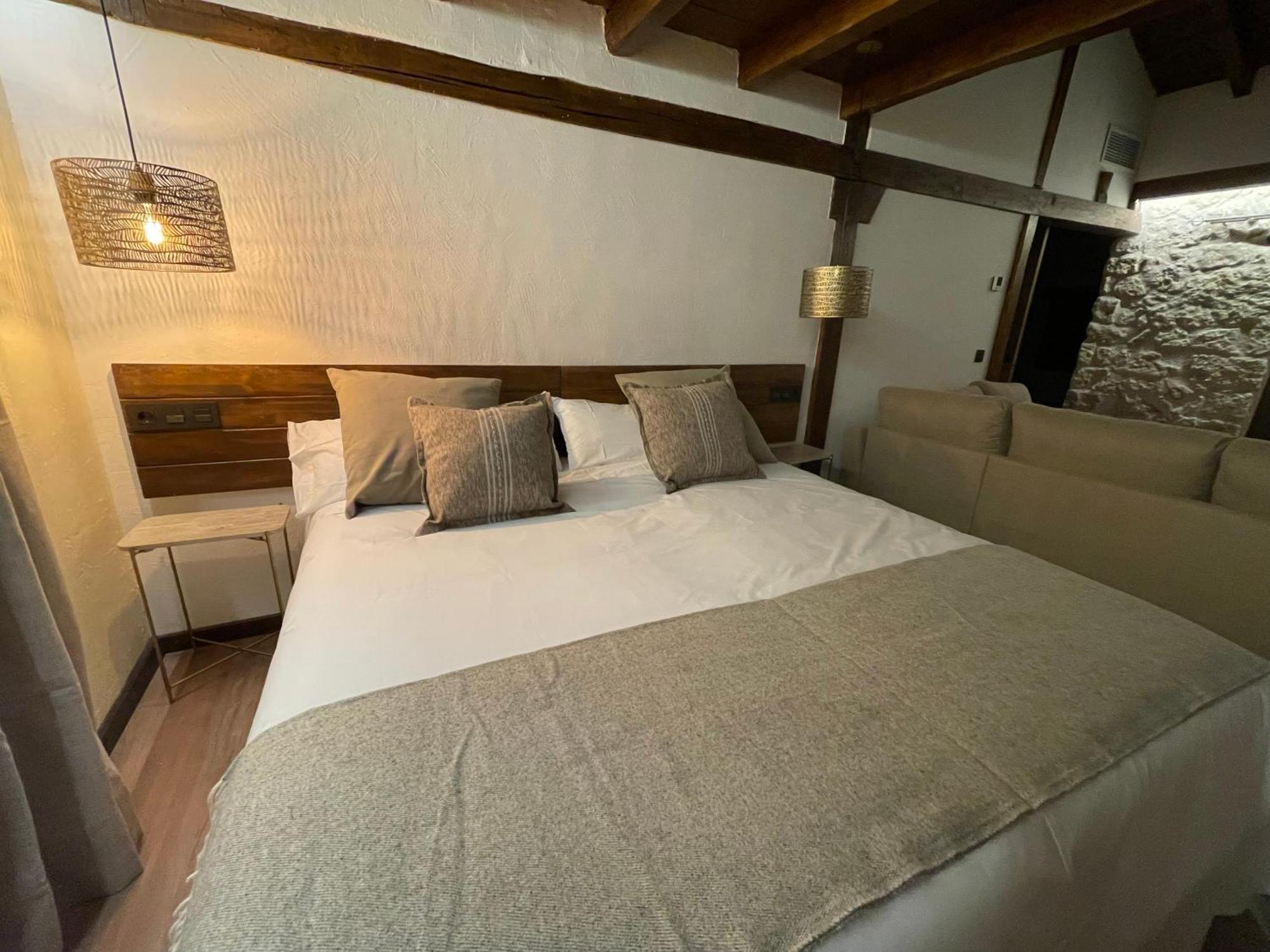 La Casa Del Cantero Pinilla del Valle Екстериор снимка