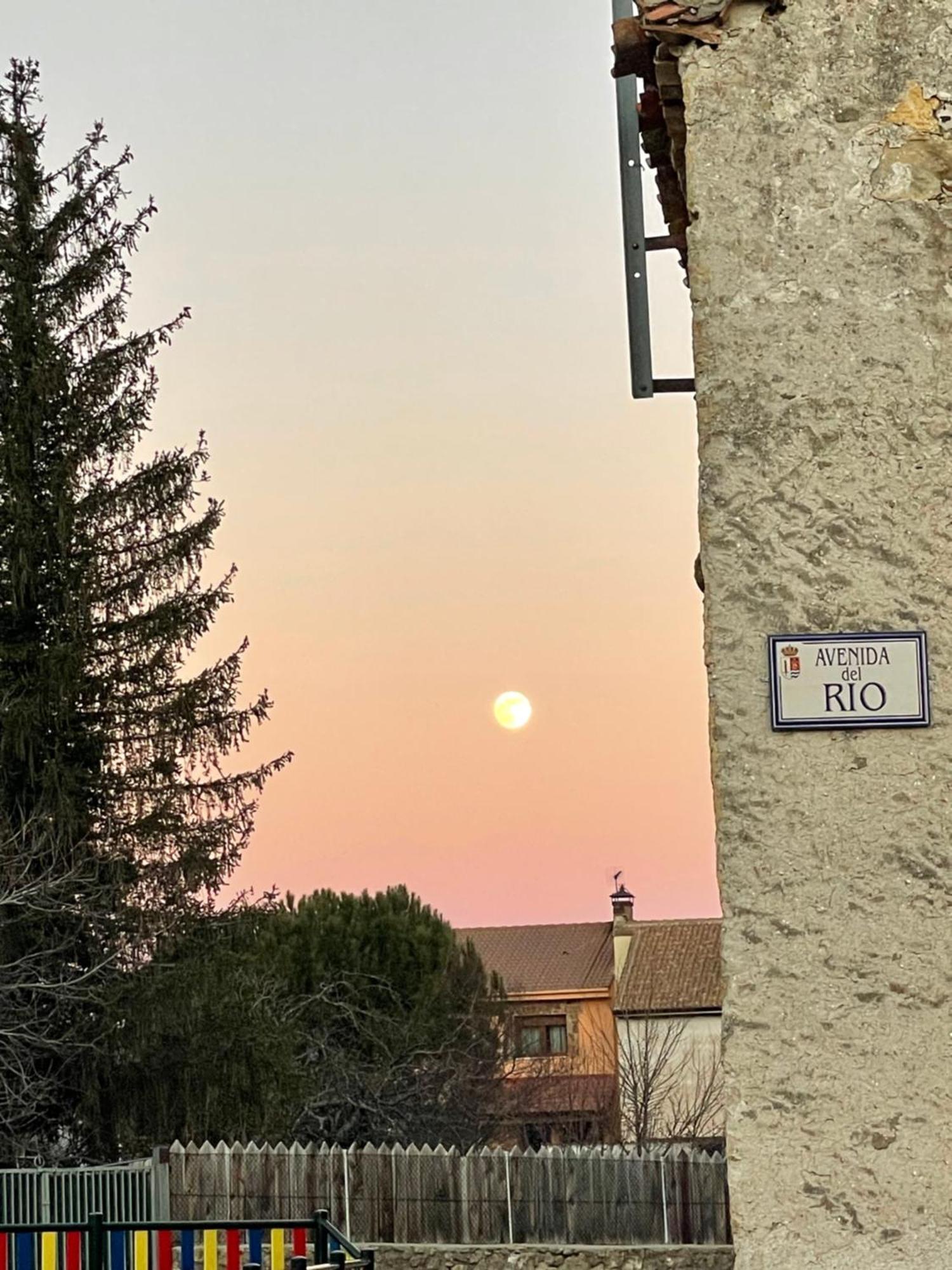 La Casa Del Cantero Pinilla del Valle Екстериор снимка