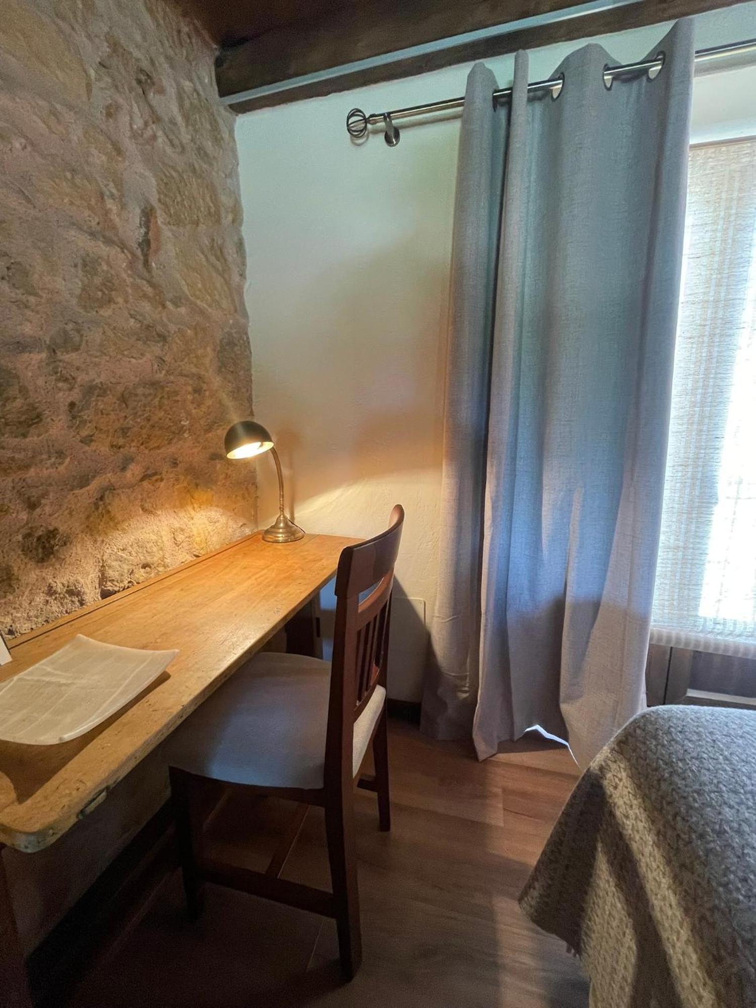 La Casa Del Cantero Pinilla del Valle Екстериор снимка