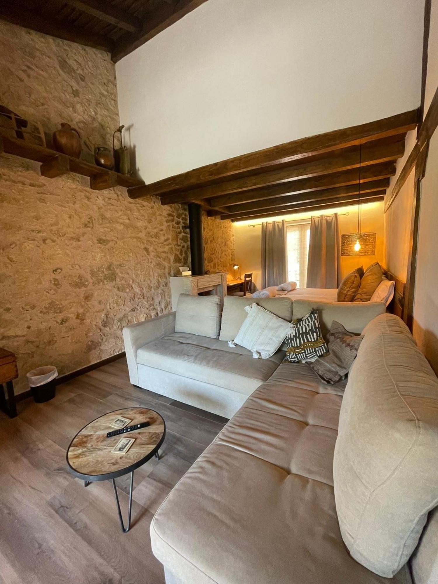 La Casa Del Cantero Pinilla del Valle Екстериор снимка